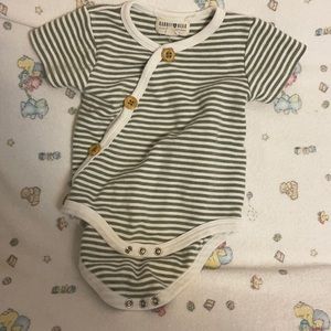 Under shirt 6-9 months